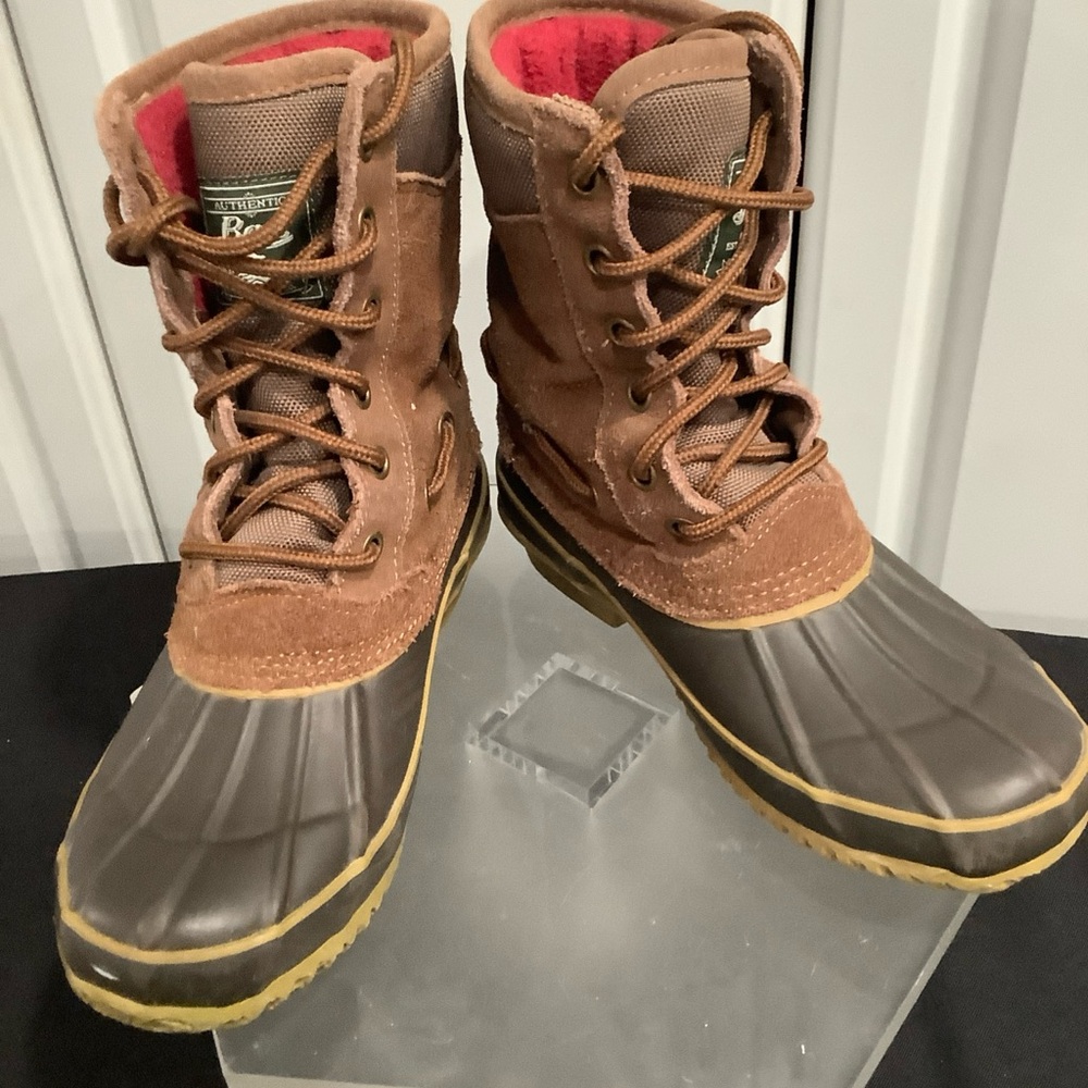 G.H. Bass & Co. Brown and Black Winter Boots - Picture 6 of 15